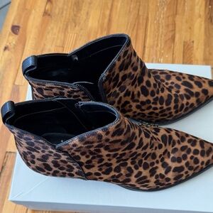 Marc Fisher Sz 7 Leopard Cow Hair zippered Short boots